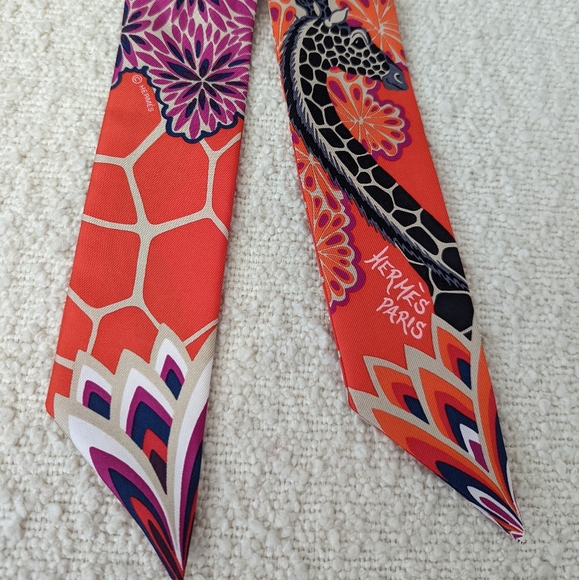 Authentic Hermes Silk Twilly - Picture 2 of 11